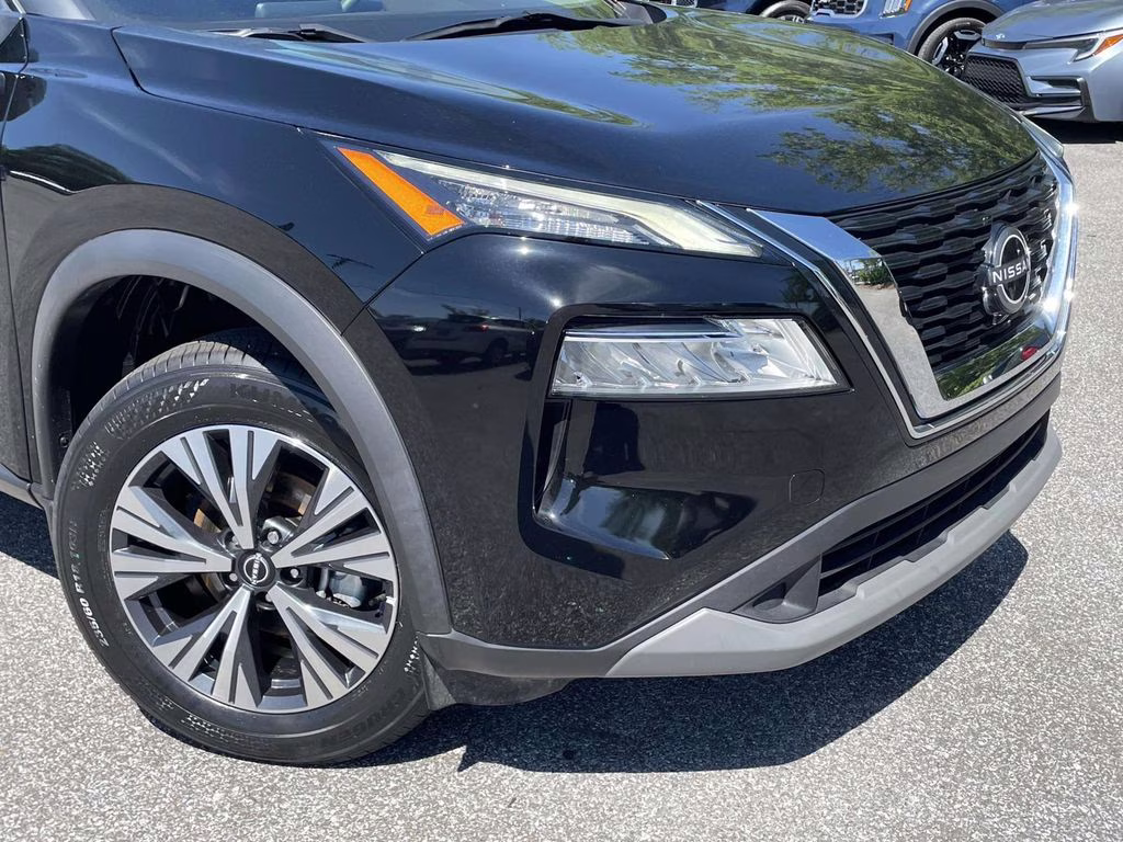 2022 Super Black Nissan Rogue SV FWD SUV