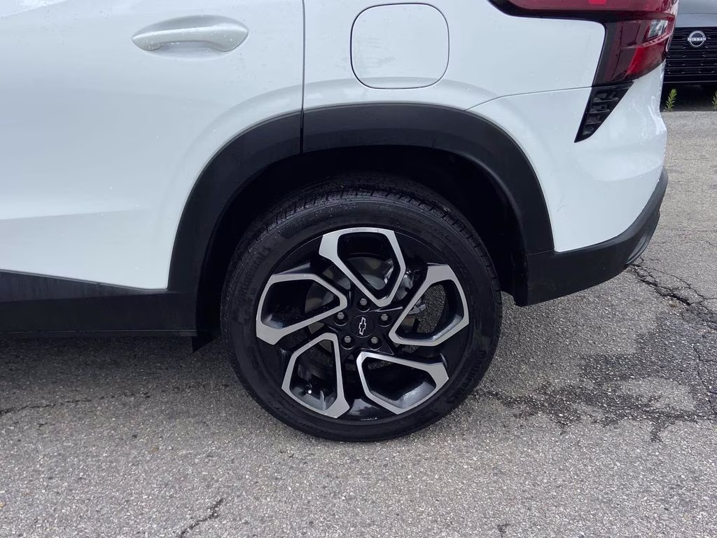 2024 Summit White Chevrolet Trax 2RS FWD SUV