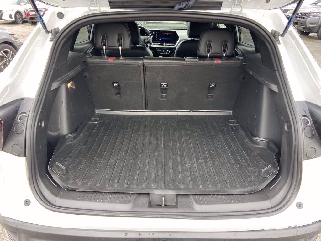 2024 Summit White Chevrolet Trax 2RS FWD SUV