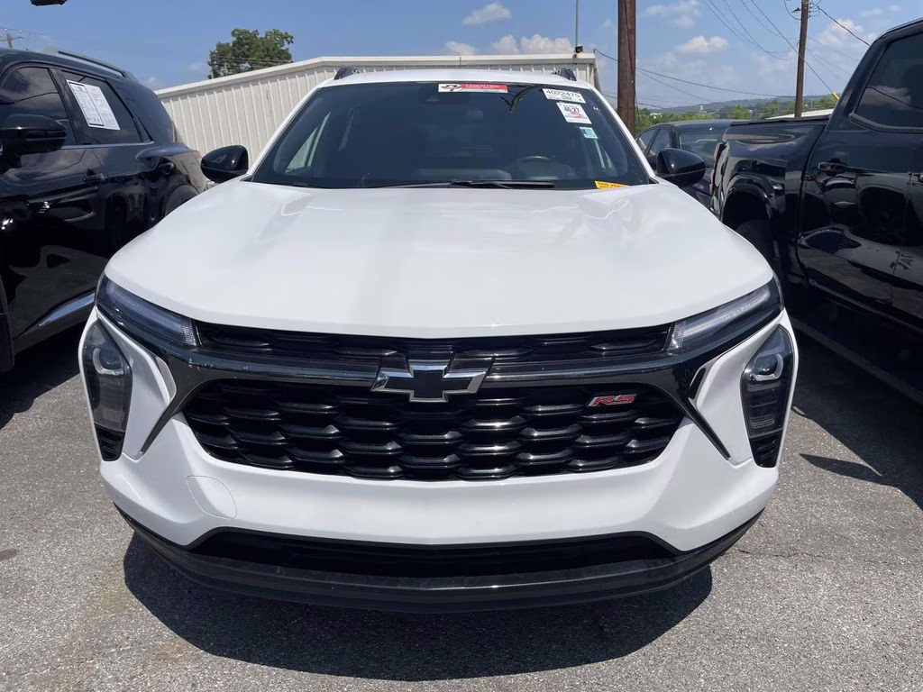 2024 Summit White Chevrolet Trax 2RS FWD SUV