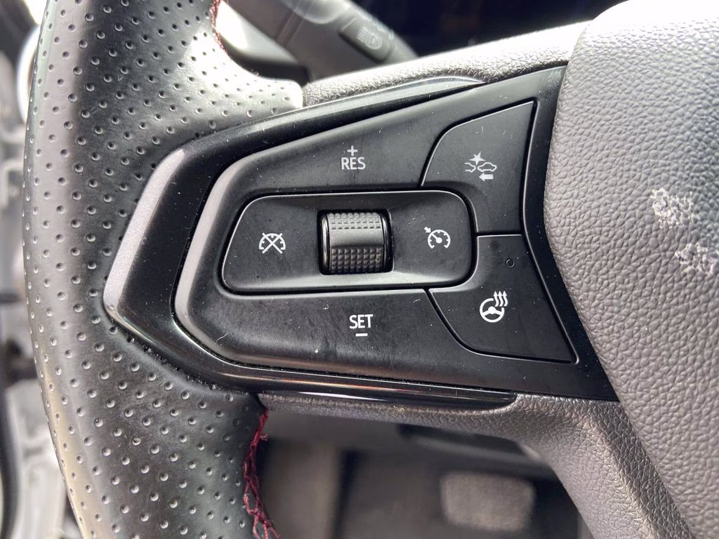 2024 Summit White Chevrolet Trax 2RS FWD SUV