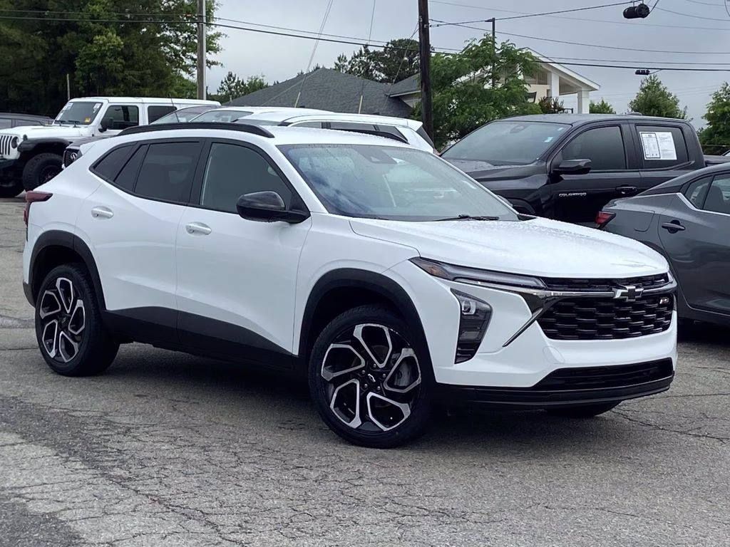 2024 Summit White Chevrolet Trax 2RS FWD SUV