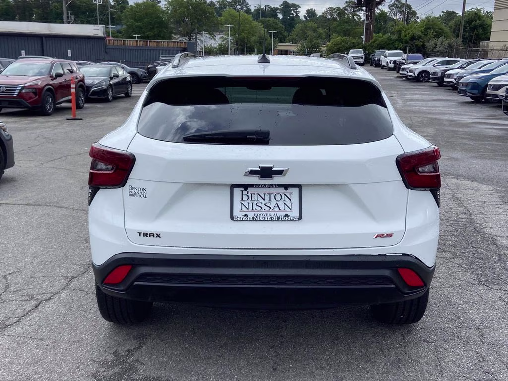2024 Summit White Chevrolet Trax 2RS FWD SUV