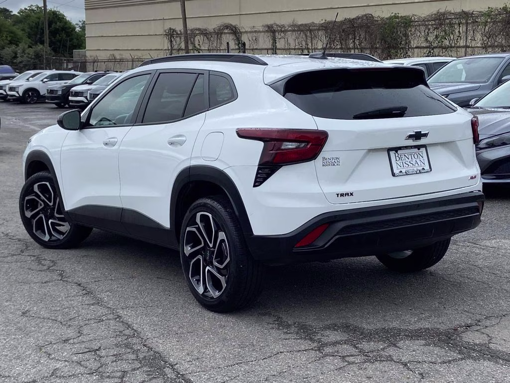 2024 Summit White Chevrolet Trax 2RS FWD SUV