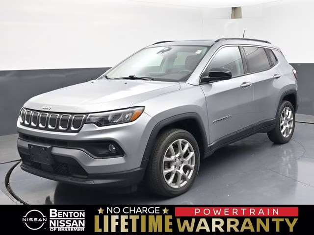 2022 Billet Silver Metallic Clearcoat Jeep Compass Latitude Lux 4X4 SUV