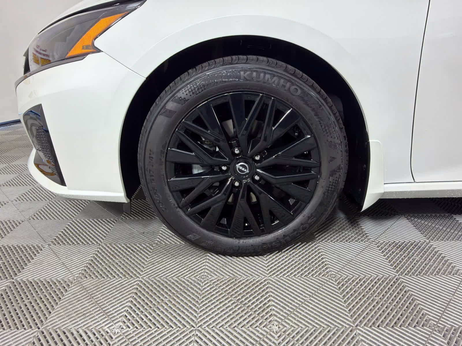 2026 Pearl White Tricoat Nissan Altima SV FWD Sedan