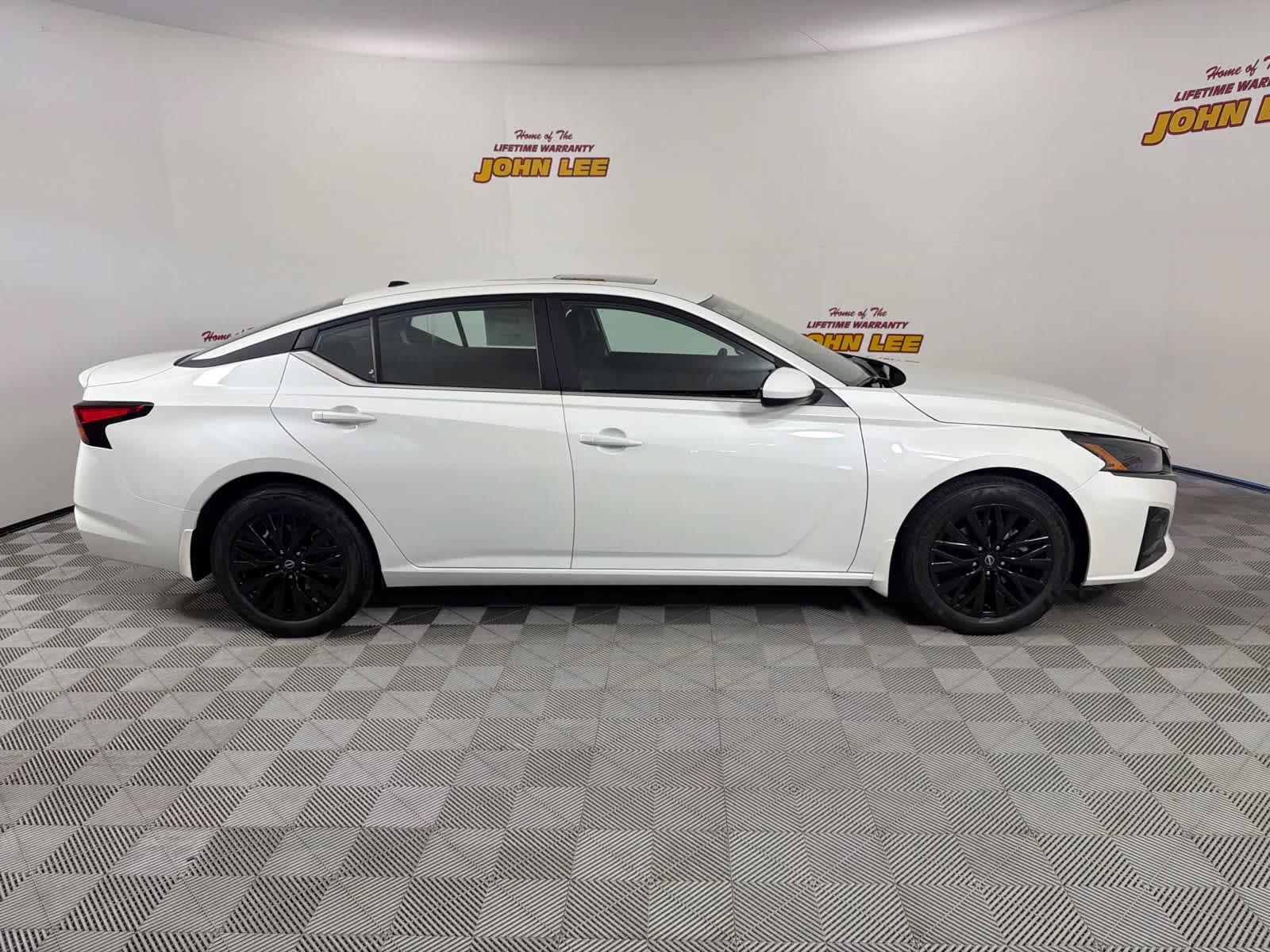 2026 Pearl White Tricoat Nissan Altima SV FWD Sedan