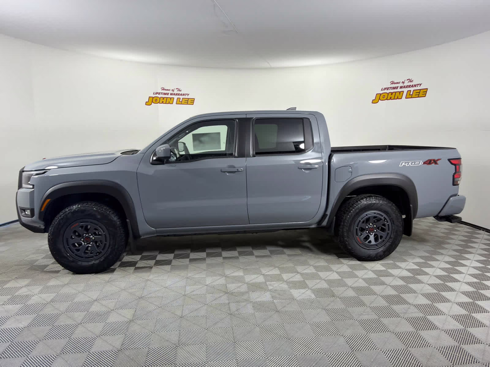 2026 Boulder Gray Pearl Nissan Frontier PRO-4X 4X4 Truck