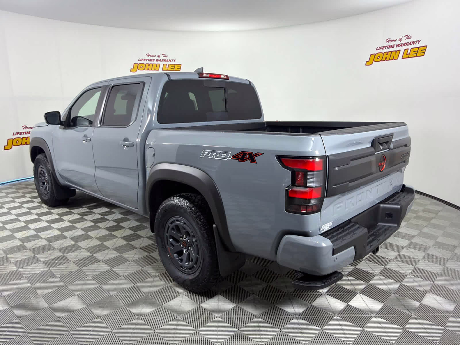 2026 Boulder Gray Pearl Nissan Frontier PRO-4X 4X4 Truck