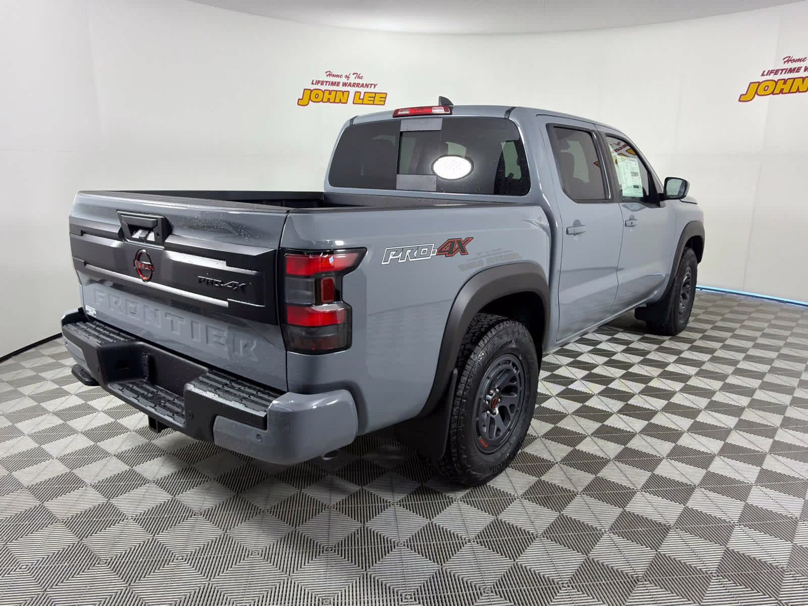 2026 Boulder Gray Pearl Nissan Frontier PRO-4X 4X4 Truck
