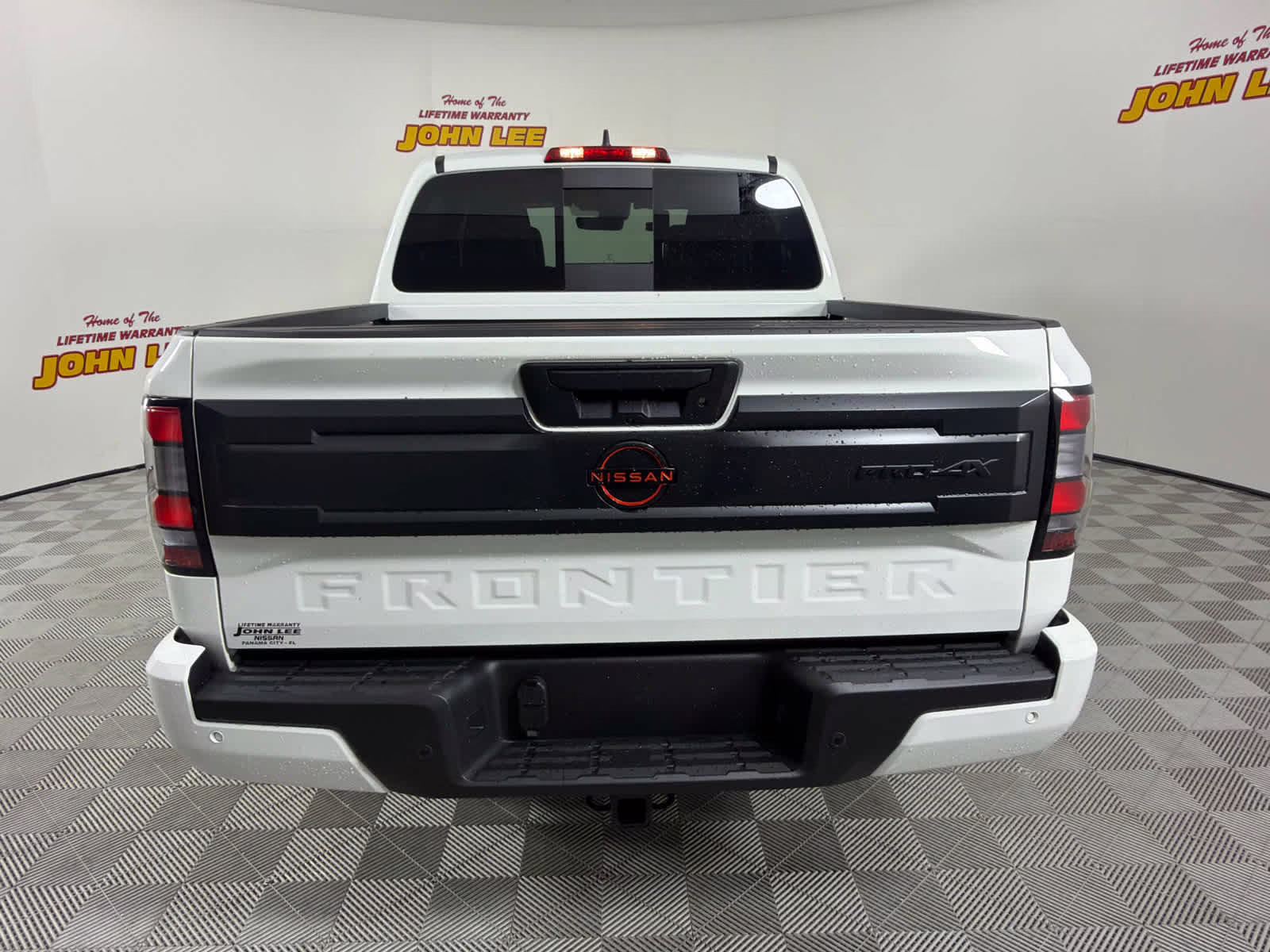 2026 Glacier White Nissan Frontier PRO-4X 4X4 Truck