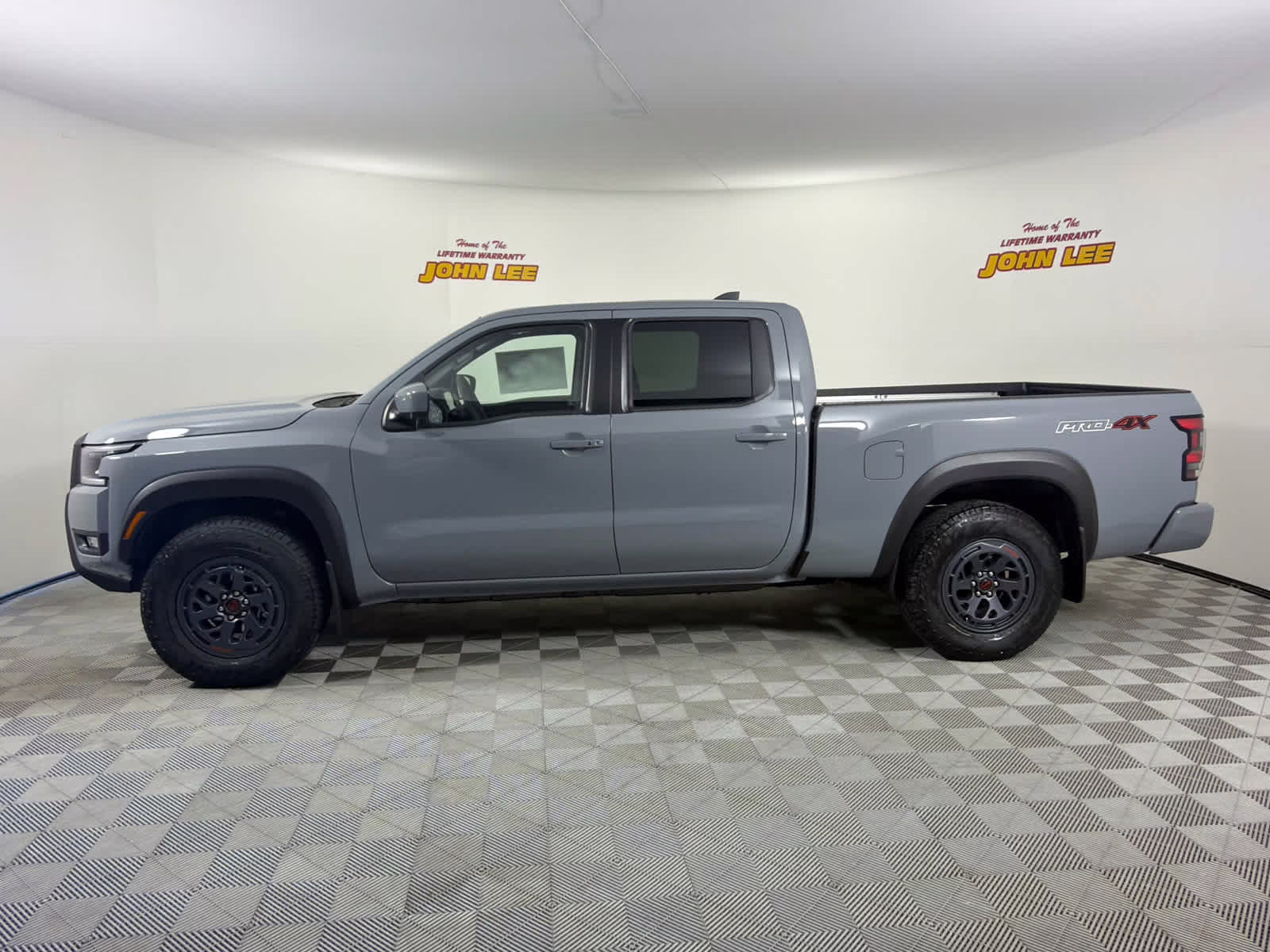 2026 Boulder Gray Pearl Nissan Frontier PRO-4X 4X4 Truck