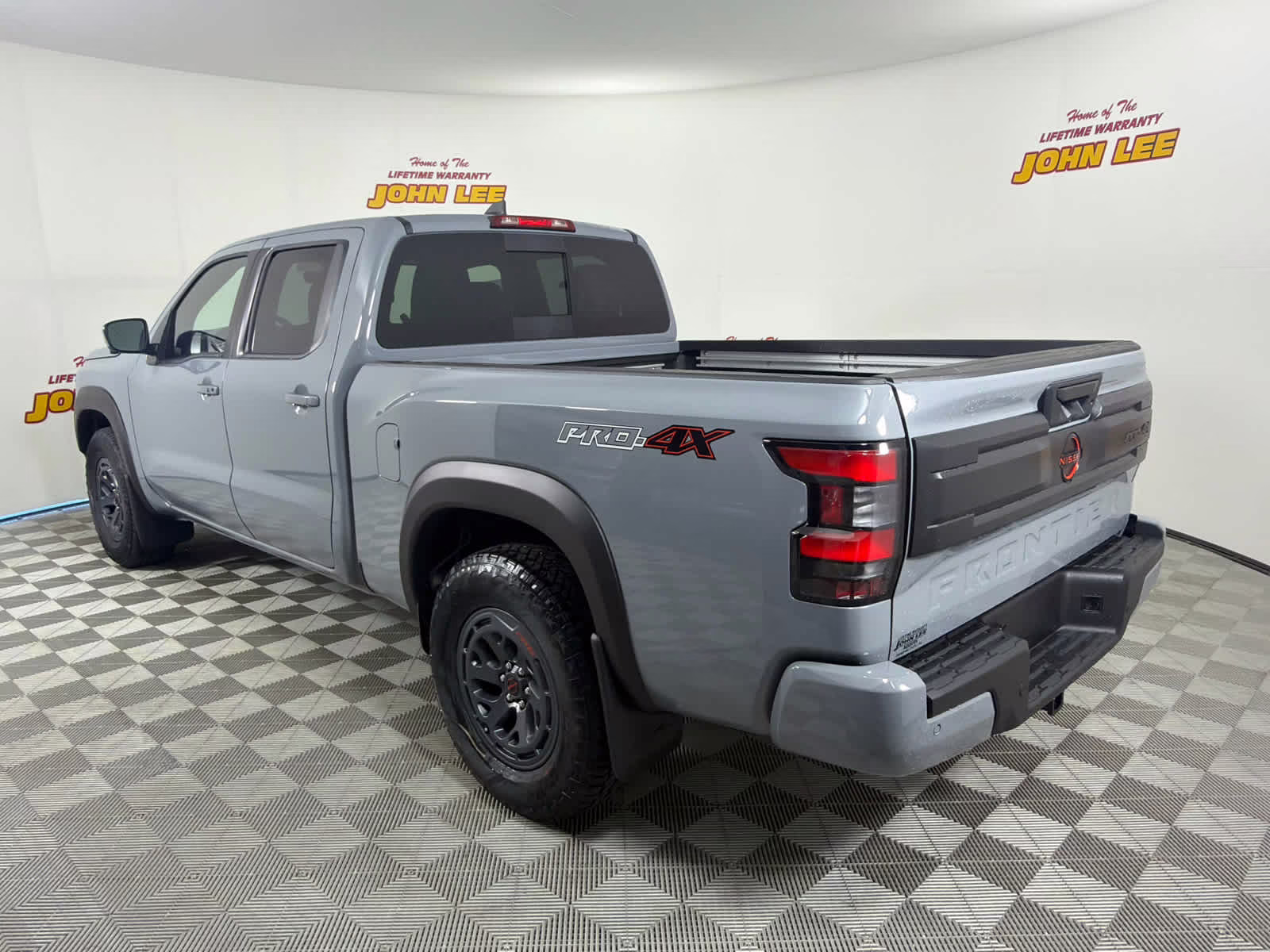 2026 Boulder Gray Pearl Nissan Frontier PRO-4X 4X4 Truck