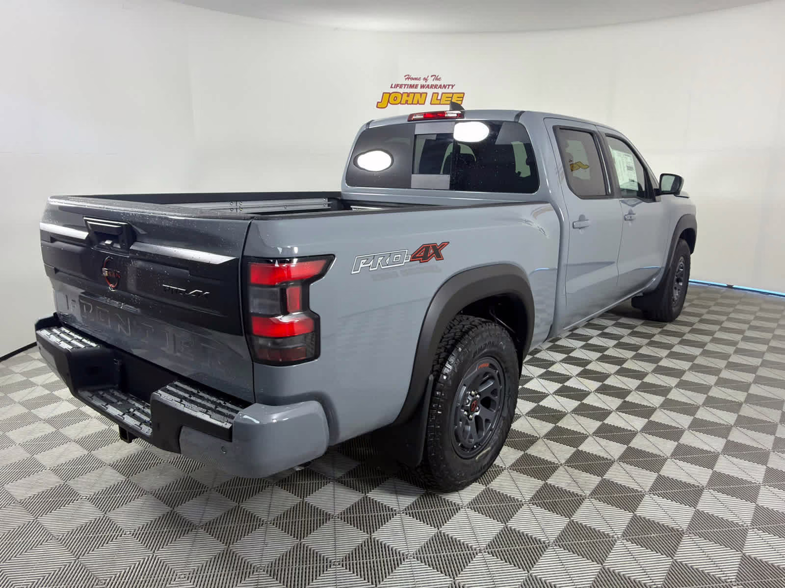 2026 Boulder Gray Pearl Nissan Frontier PRO-4X 4X4 Truck