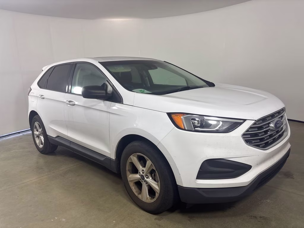 2020 Oxford White Ford Edge SE FWD SUV