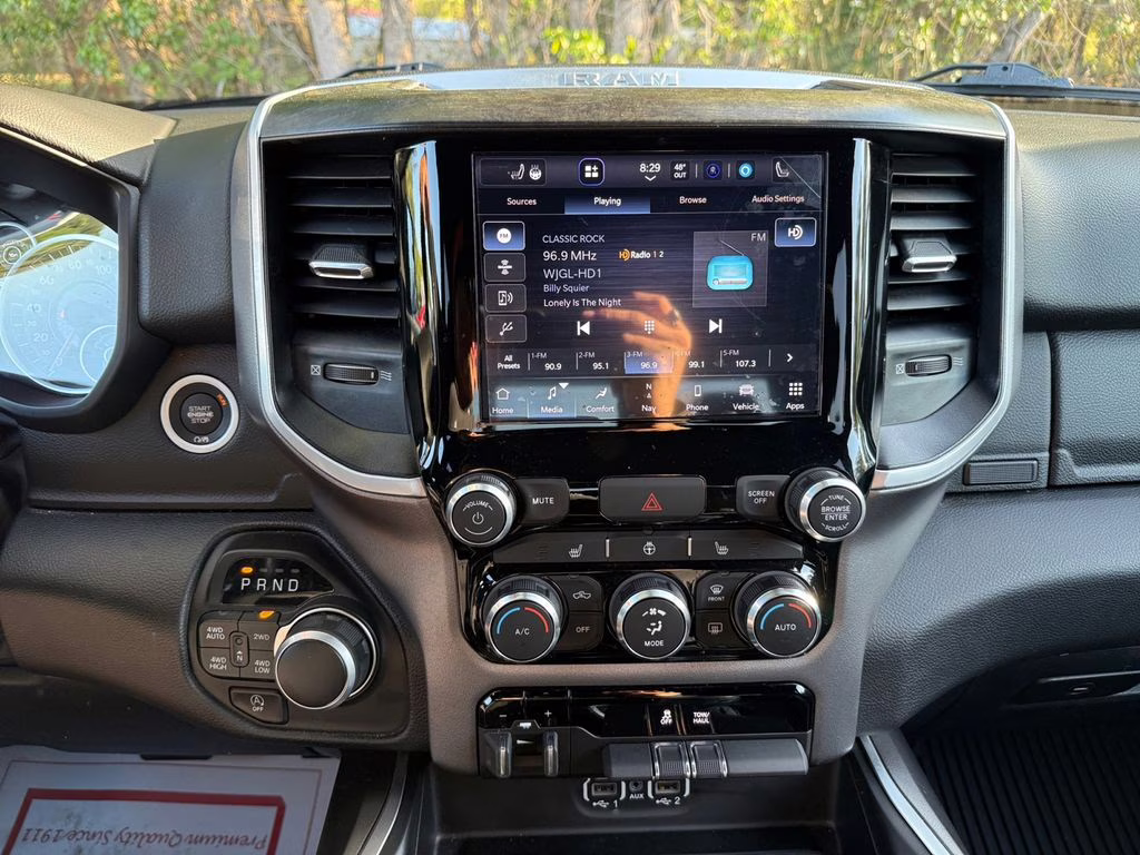 2023 Granite Crystal Metallic Clearcoat Ram 1500 Big Horn/Lone Star 4X4 Truck