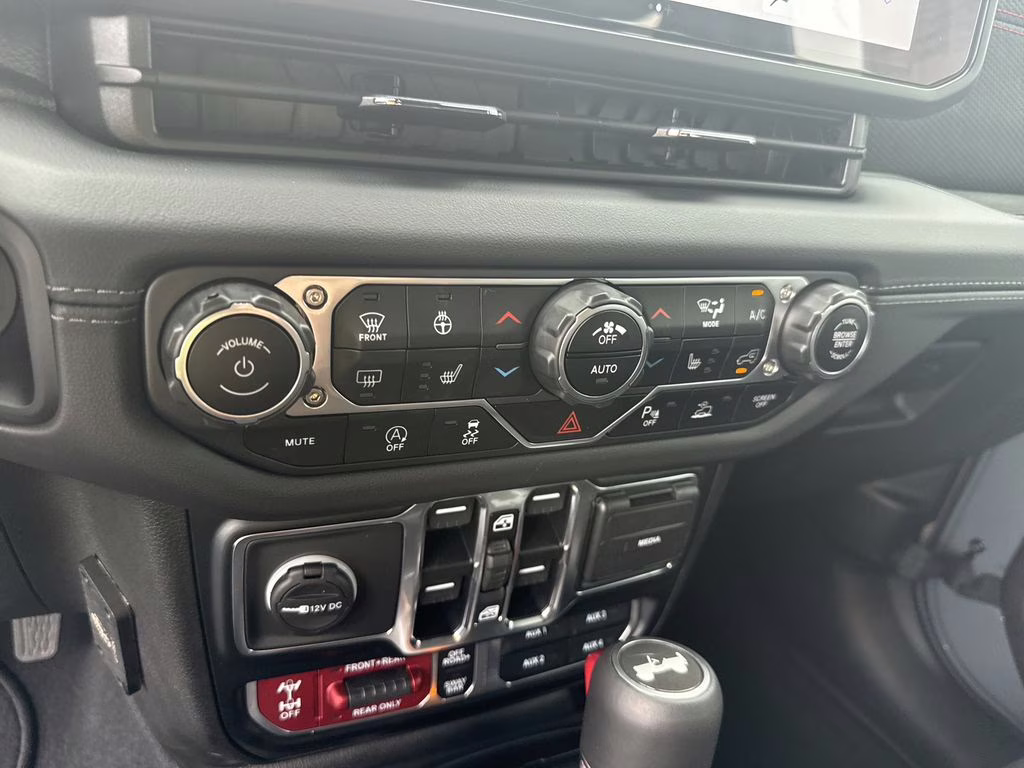 2024 Anvil Clear Coat Jeep Wrangler Rubicon X 4X4 SUV