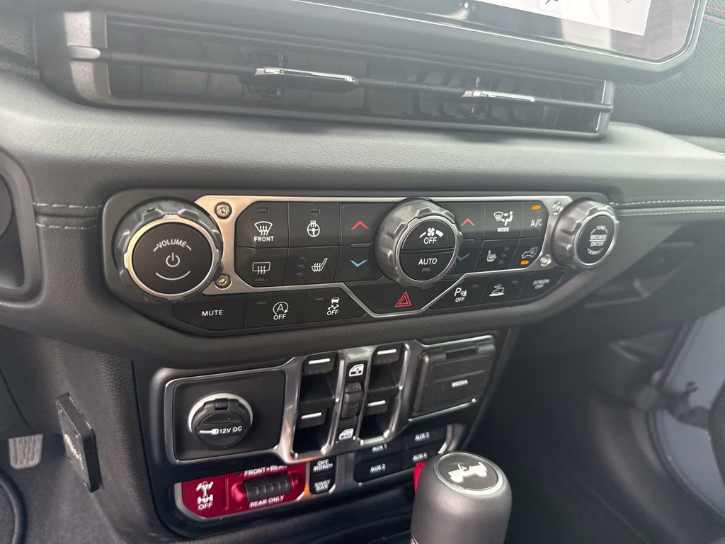 2024 Anvil Clear Coat Jeep Wrangler Rubicon X 4X4 SUV