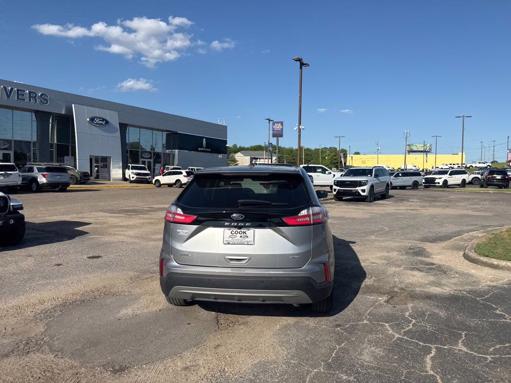 2024 Iconic Silver Metallic Ford Edge SEL AWD SUV