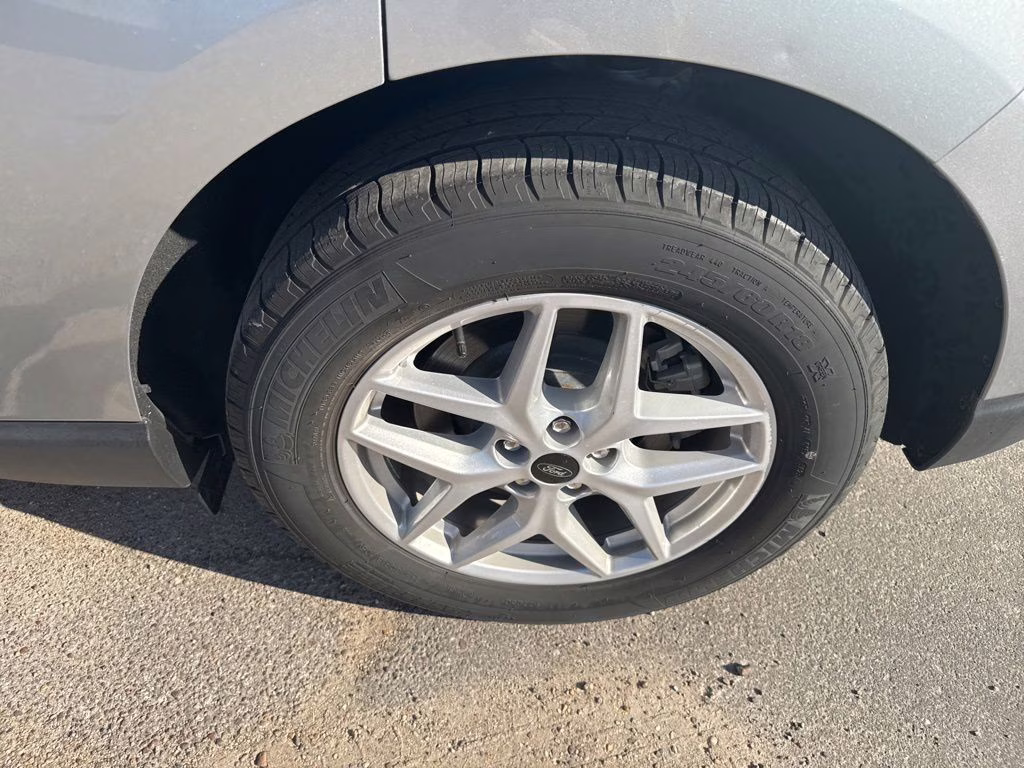 2024 Iconic Silver Metallic Ford Edge SEL AWD SUV