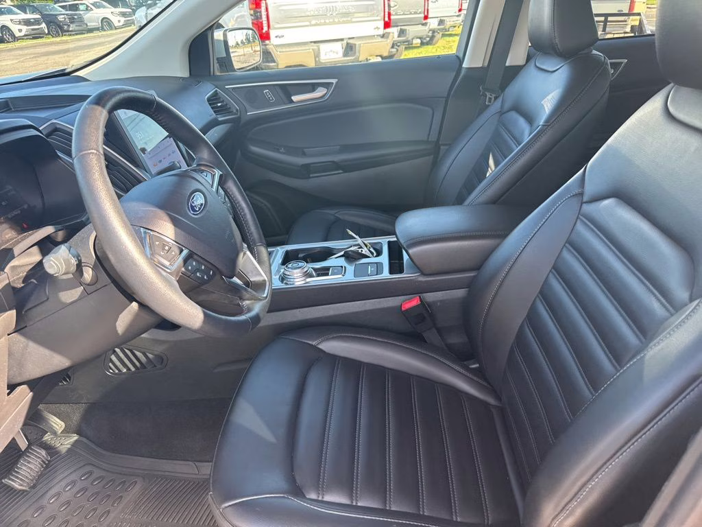 2024 Iconic Silver Metallic Ford Edge SEL AWD SUV