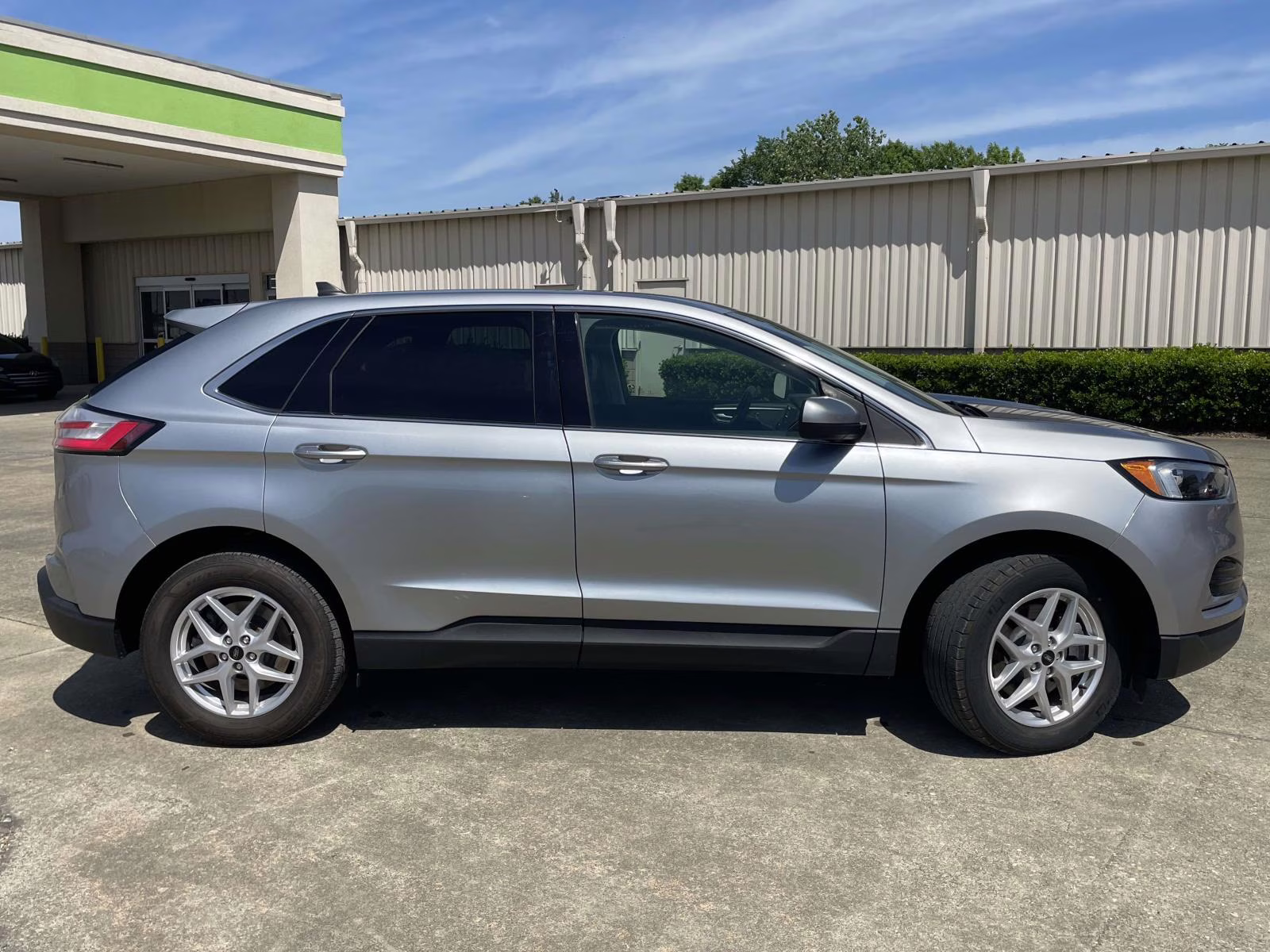 2024 Iconic Silver Metallic Ford Edge SEL AWD SUV