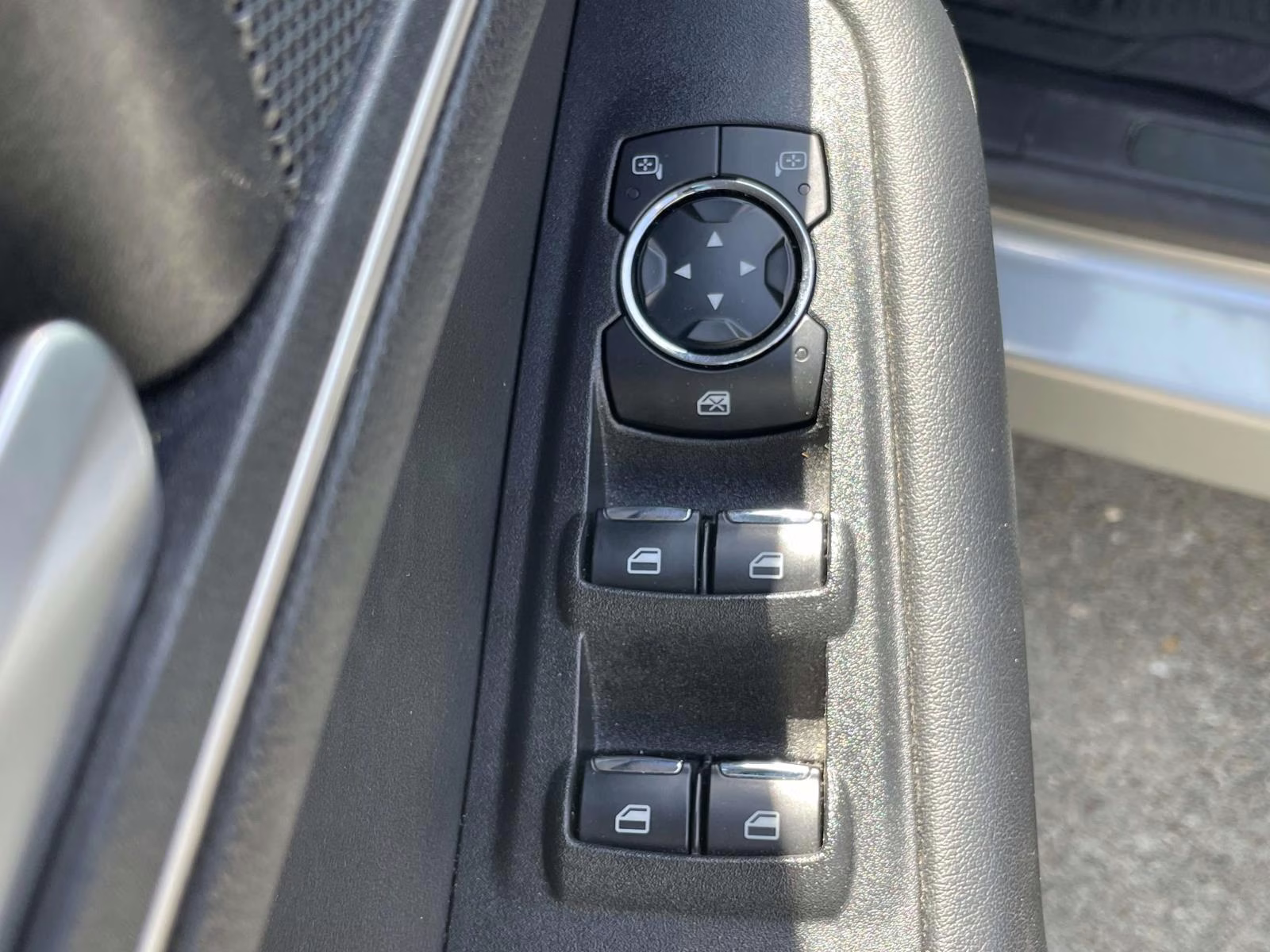 2024 Iconic Silver Metallic Ford Edge SEL AWD SUV