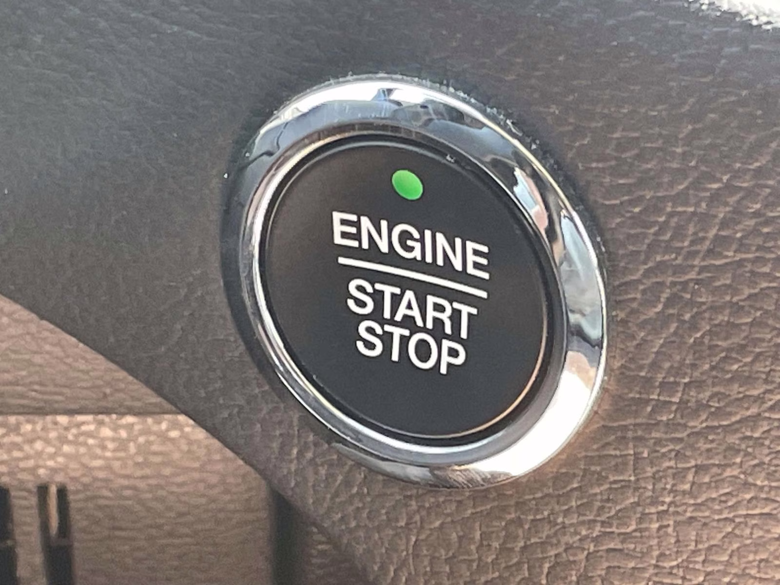 2024 Iconic Silver Metallic Ford Edge SEL AWD SUV