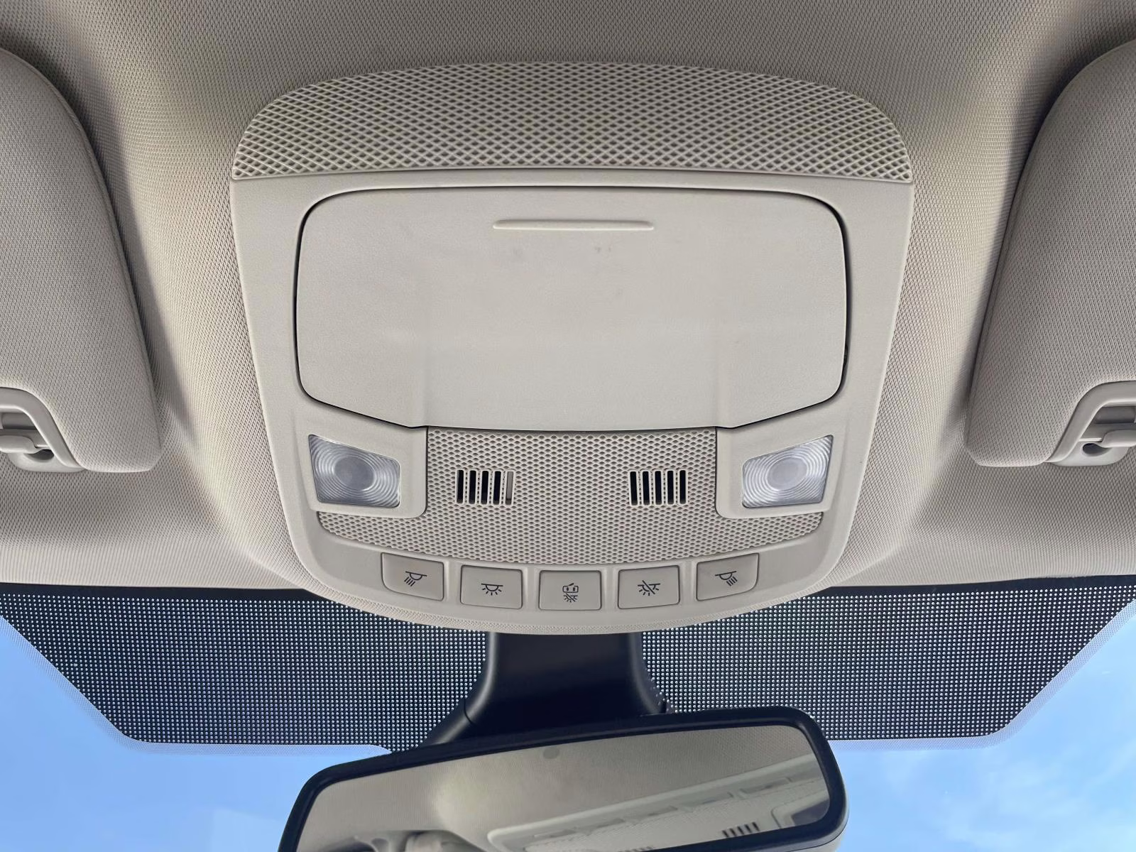 2024 Iconic Silver Metallic Ford Edge SEL AWD SUV