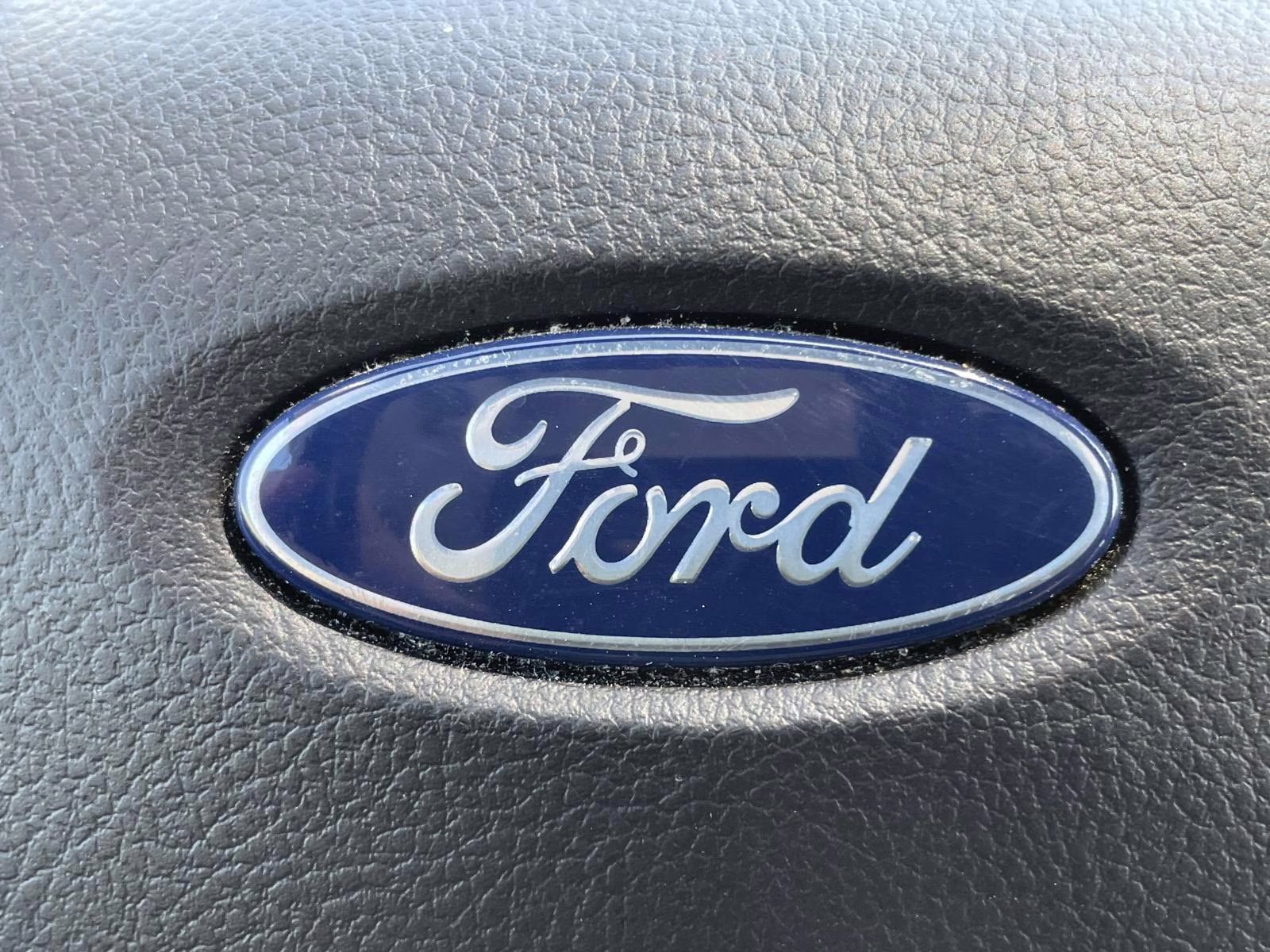 2024 Iconic Silver Metallic Ford Edge SEL AWD SUV