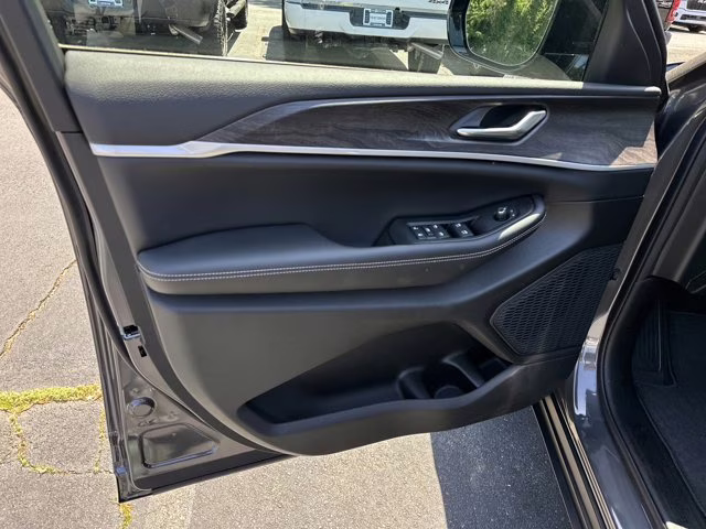 2026 Baltic Gray Metallic Clearcoat Jeep Grand Cherokee L Laredo Altitude RWD SUV