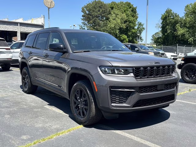 2026 Baltic Gray Metallic Clearcoat Jeep Grand Cherokee L Laredo Altitude RWD SUV