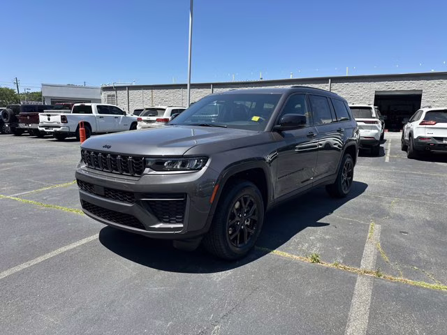 2026 Baltic Gray Metallic Clearcoat Jeep Grand Cherokee L Laredo Altitude RWD SUV