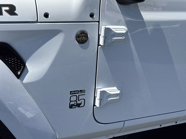 2026 Bright White Clearcoat Jeep Gladiator 85th Anniversary Edition 4X4 Truck