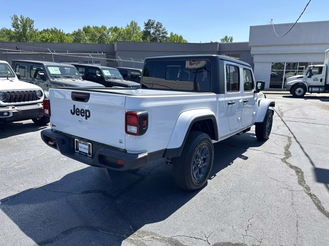 2026 Bright White Clearcoat Jeep Gladiator 85th Anniversary Edition 4X4 Truck