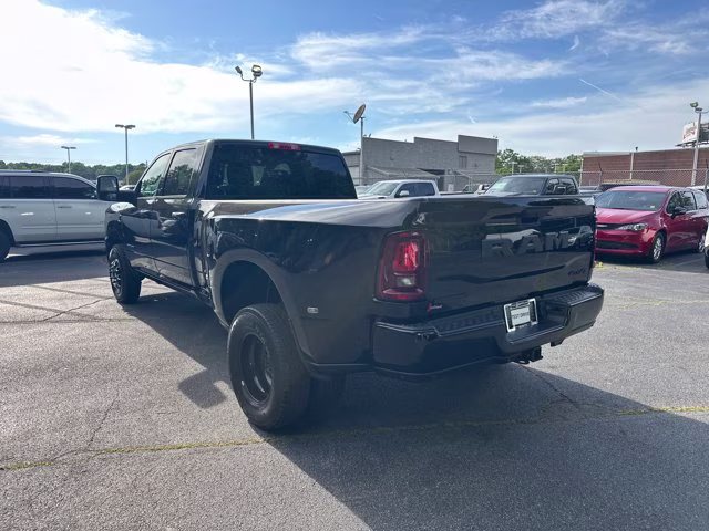 2026 Diamond Black Crystal Pearlcoat Ram 3500 Big Horn 4X4 Truck