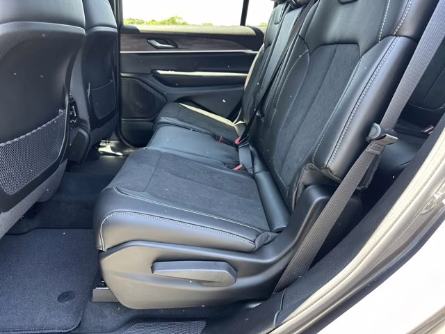 2026 Baltic Gray Metallic Clearcoat Jeep Grand Cherokee L Laredo Altitude RWD SUV