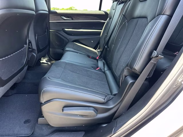 2026 Baltic Gray Metallic Clearcoat Jeep Grand Cherokee L Laredo Altitude RWD SUV