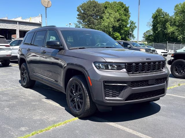 2026 Baltic Gray Metallic Clearcoat Jeep Grand Cherokee L Laredo Altitude RWD SUV