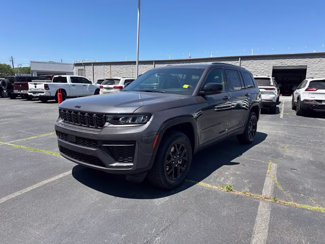2026 Baltic Gray Metallic Clearcoat Jeep Grand Cherokee L Laredo Altitude RWD SUV