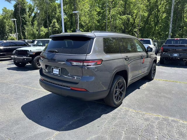 2026 Baltic Gray Metallic Clearcoat Jeep Grand Cherokee L Laredo Altitude RWD SUV