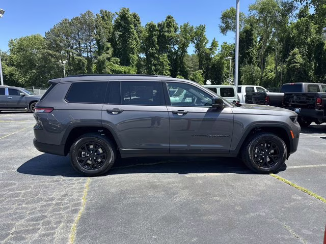 2026 Baltic Gray Metallic Clearcoat Jeep Grand Cherokee L Laredo Altitude RWD SUV