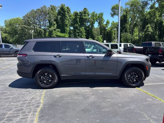 2026 Baltic Gray Metallic Clearcoat Jeep Grand Cherokee L Laredo Altitude RWD SUV
