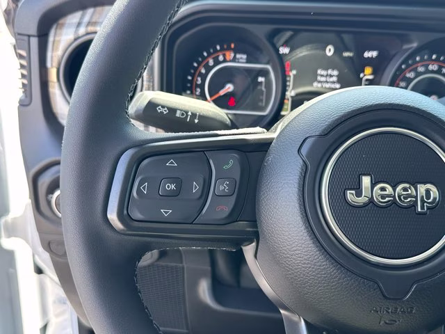 2026 Bright White Clearcoat Jeep Gladiator 85th Anniversary Edition 4X4 Truck