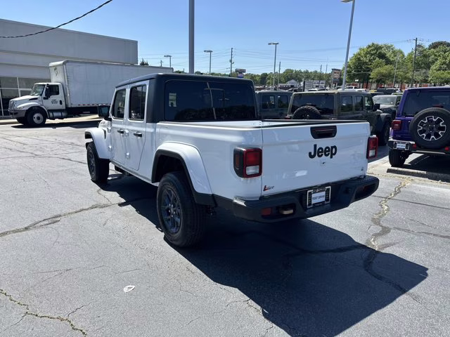 2026 Bright White Clearcoat Jeep Gladiator 85th Anniversary Edition 4X4 Truck