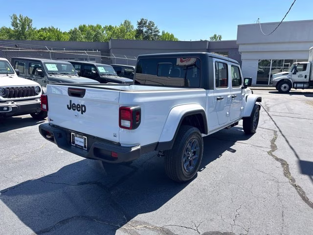 2026 Bright White Clearcoat Jeep Gladiator 85th Anniversary Edition 4X4 Truck