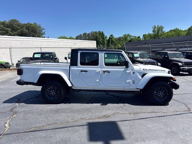 2026 Bright White Clearcoat Jeep Gladiator 85th Anniversary Edition 4X4 Truck