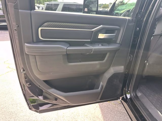 2026 Diamond Black Crystal Pearlcoat Ram 3500 Big Horn 4X4 Truck