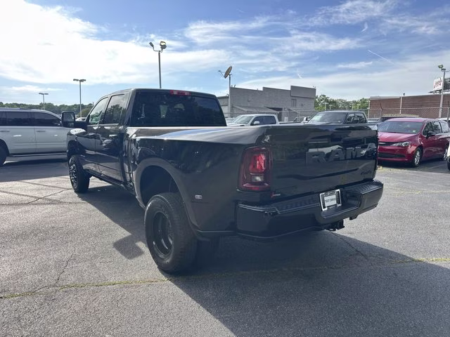 2026 Diamond Black Crystal Pearlcoat Ram 3500 Big Horn 4X4 Truck