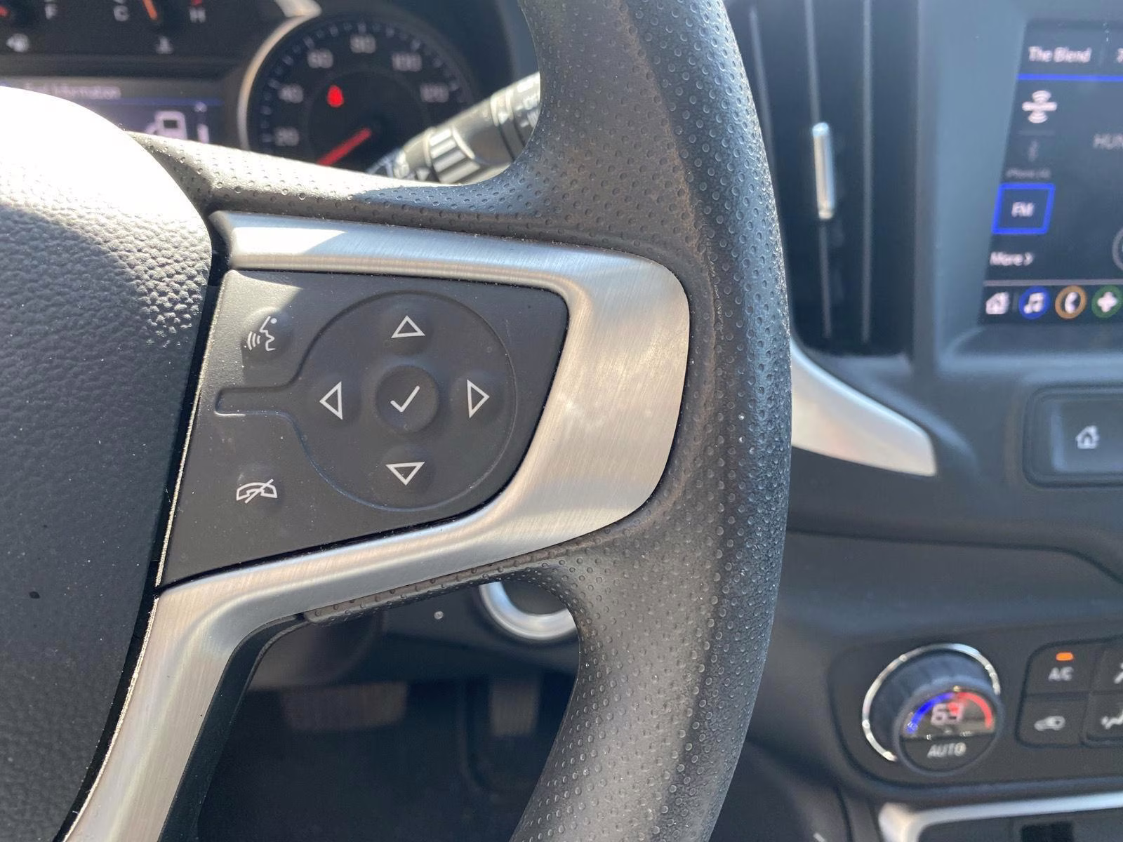 2024 Sterling Metallic GMC Terrain SLE FWD SUV